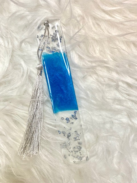 Bookmark with metallic flakes